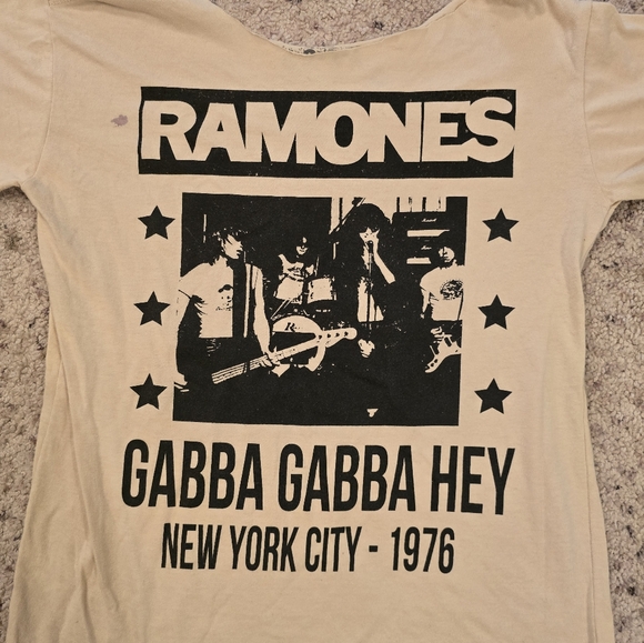 Women's Ramones tshirt, size xs - Picture 2 of 7